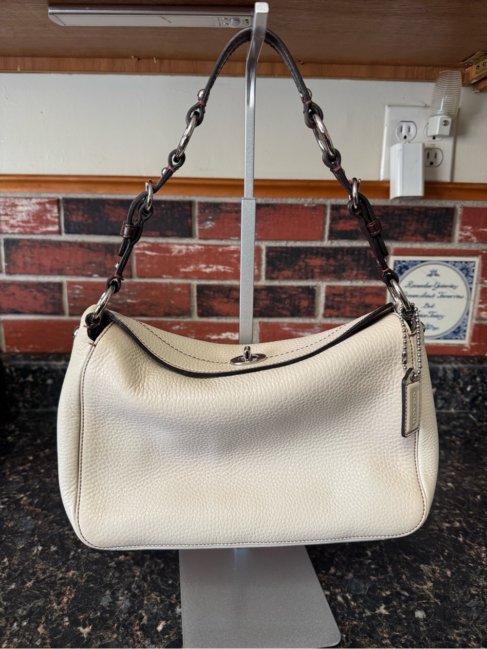 Coach Soho Pebbled Leather Turnlock Shoulder Bag 8A38 Chalk Ivory Y2K